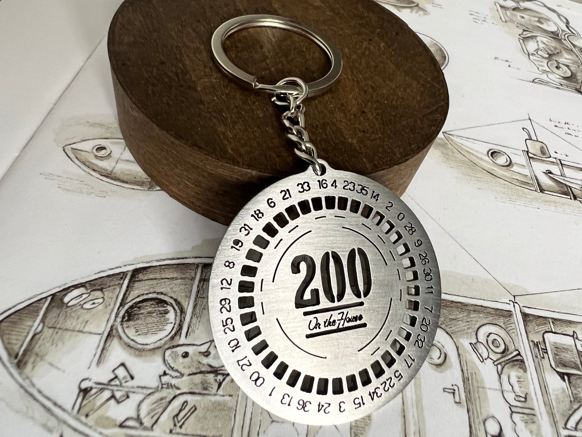 The Platinum Chip 200 Dollars - Fallout New Vegas inspired - Lucky 38 - Mr House, Chip, Fallout Keychain, Pendant, Backpack Keychain