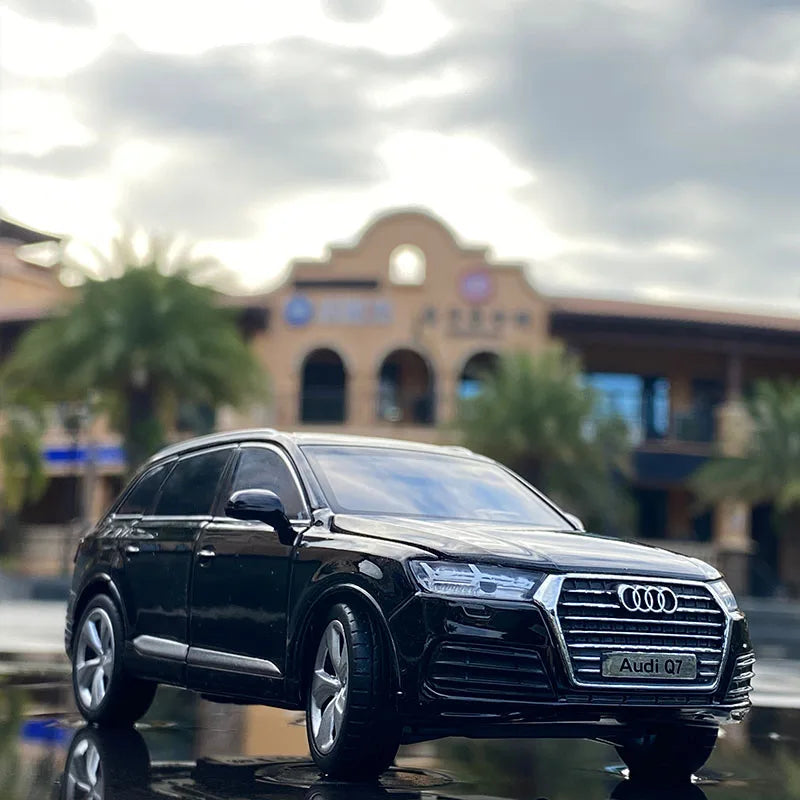 1:32 AUDI Q7 SUV Alloy Car Model Diecast & Toy Vehicles Metal Toy Car Model Collection High Simulation Sound and Light Kids Gift Black 1 - IHavePaws