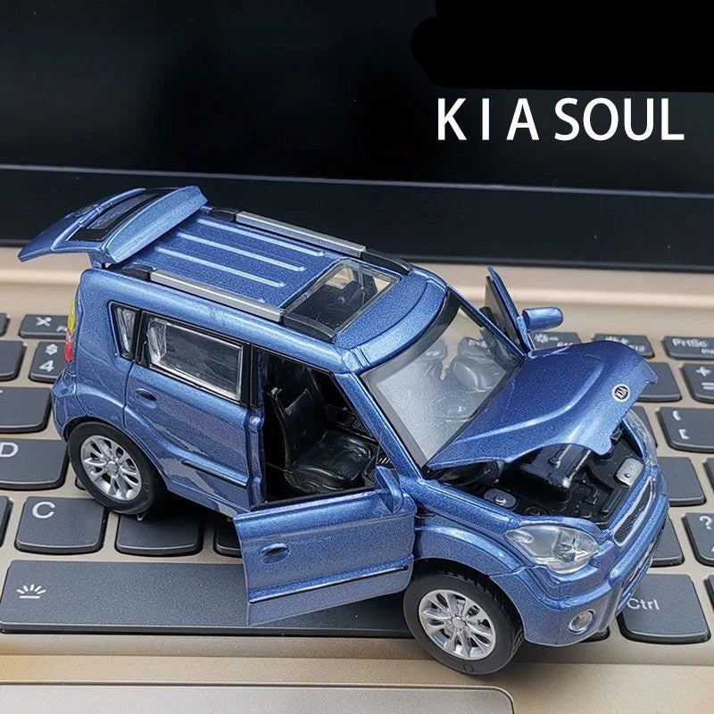 1:32 KIA SOUL Alloy Mini Car Model Diecast Metal Toy Vehicles Car Model High Simulation Sound and Light Collection Kids Toy Gift