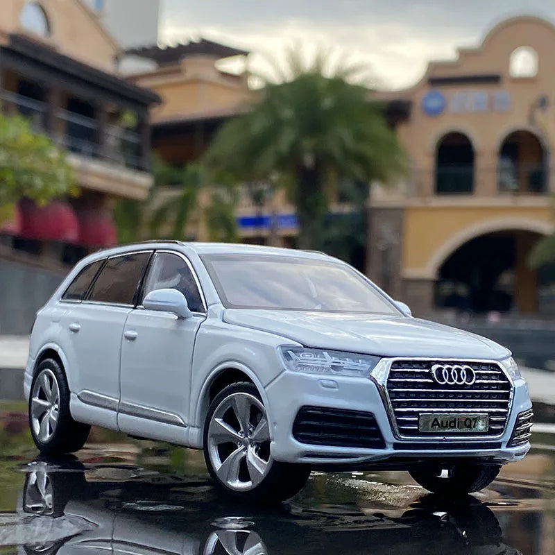 1:32 AUDI Q7 SUV Alloy Car Model Diecast & Toy Vehicles Metal Toy Car Model Collection High Simulation Sound and Light Kids Gift White 1 - IHavePaws