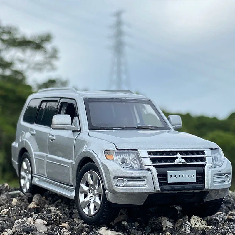 1:32 Mitsubishis PAJERO SUV Alloy Car Model Diecast & Toy Vehicle Metal Car Model Collection Sound and Light Simulation Kid Gift Silvery - IHavePaws