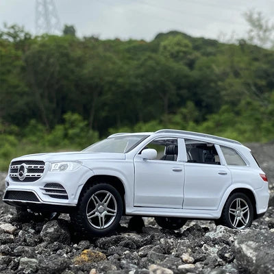 1:32 GLS GLS580 SUV Alloy Car Model Diecasts Metal Toy Vehicles Car Model Simulation Sound and Light Collection White no suitcase - IHavePaws