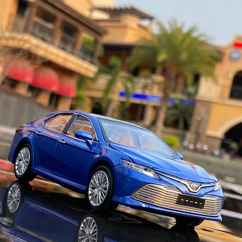 1/32 Toyota Camry Alloy Car Model Diecast Metal Toy Vehicles Car Model Simulation Sound and Light Collection Childrens Toys Gift - IHavePaws
