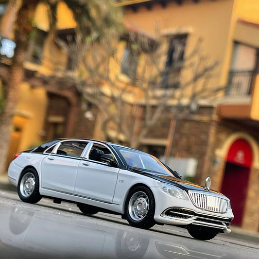 1:32 Maybach S650 Luxy Car Alloy Car Model Diecasts Metal Toy Vehicles Car Model Simulation Sound and Light Collection Kids Gift - IHavePaws