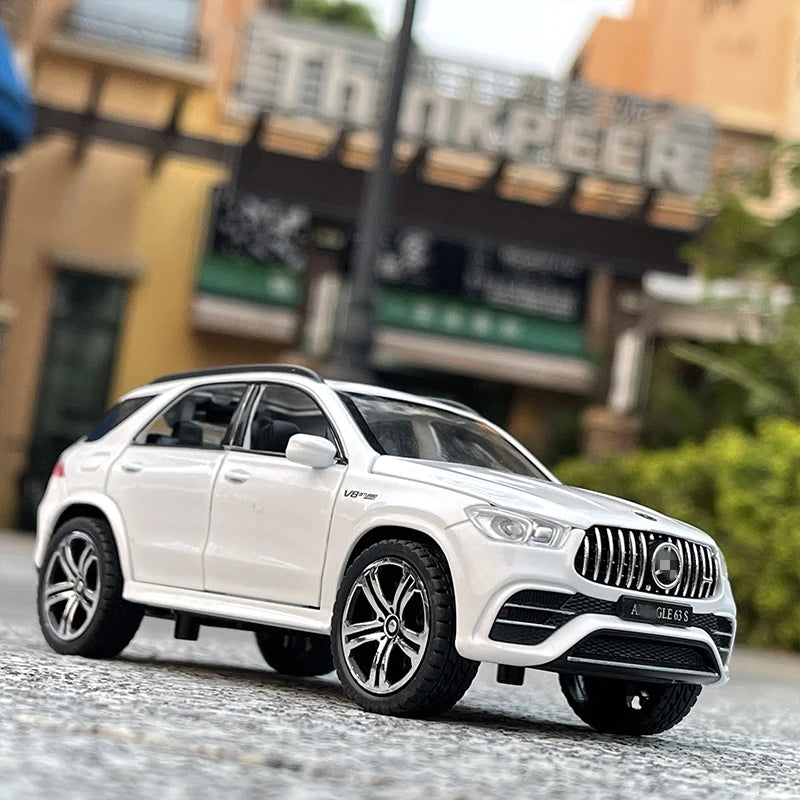 1:32 GLE 63S SUV Alloy Car Model Diecast Metal Toy Off-road Vehicles Car Model Simulation Sound Light Collection Childrens Gifts White - IHavePaws