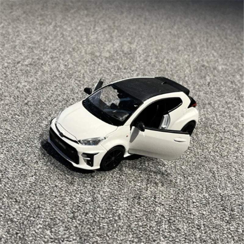 Maisto 1/24 2021 Toyota GR Yaris Alloy Car Model Diecast Metal Toy Car Vehicles Model High Simulation Collection Childrens Gifts - IHavePaws
