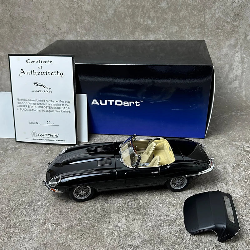 AUTOART 1:18 Jaguar E-type Roadster Classic car Scale model 73605 Black - IHavePaws
