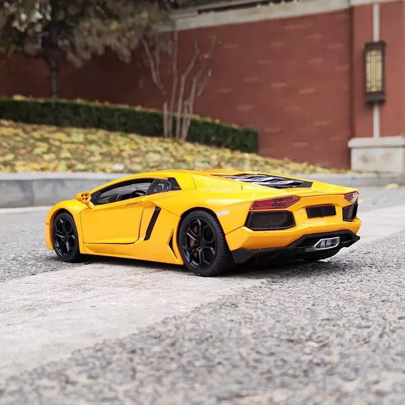 1:18 Aventador LP740 Alloy Sports Car Model Diecast Metal Racing Car Vehicles Model High Simulation Collection Children Toy Gift