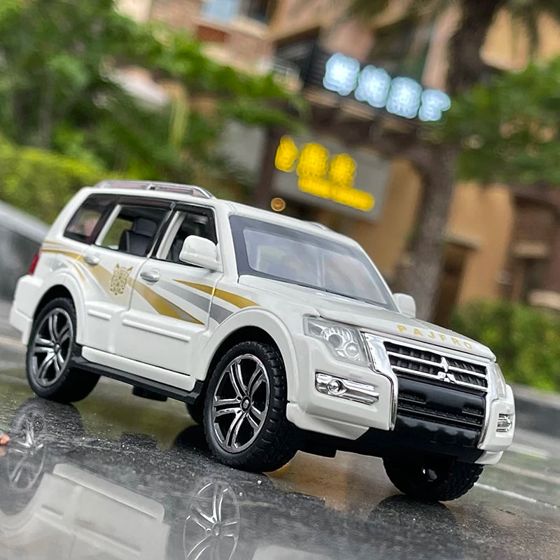 1:32 Mitsubishis PAJERO SUV Alloy Car Model Diecast & Toy Vehicle Metal Car Model Collection Sound and Light Simulation Kid Gift White 2 - IHavePaws