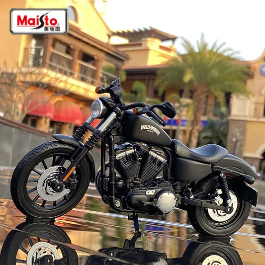 Maisto 1:12 Harley 2014 Sportster Iron 883 Alloy Motorcycle Model Simulation - IHavePaws