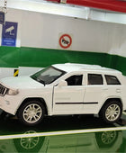 1:32 Grand Cherokee Compass Alloy Off-road Vehicles Car Model Diecast Metal Car Model Simulation Sound Light Childrens Toys Gift - IHavePaws