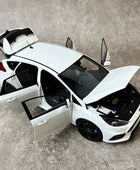 Autoart 1:18 Ford Focus RS 2016 Car scale model - IHavePaws