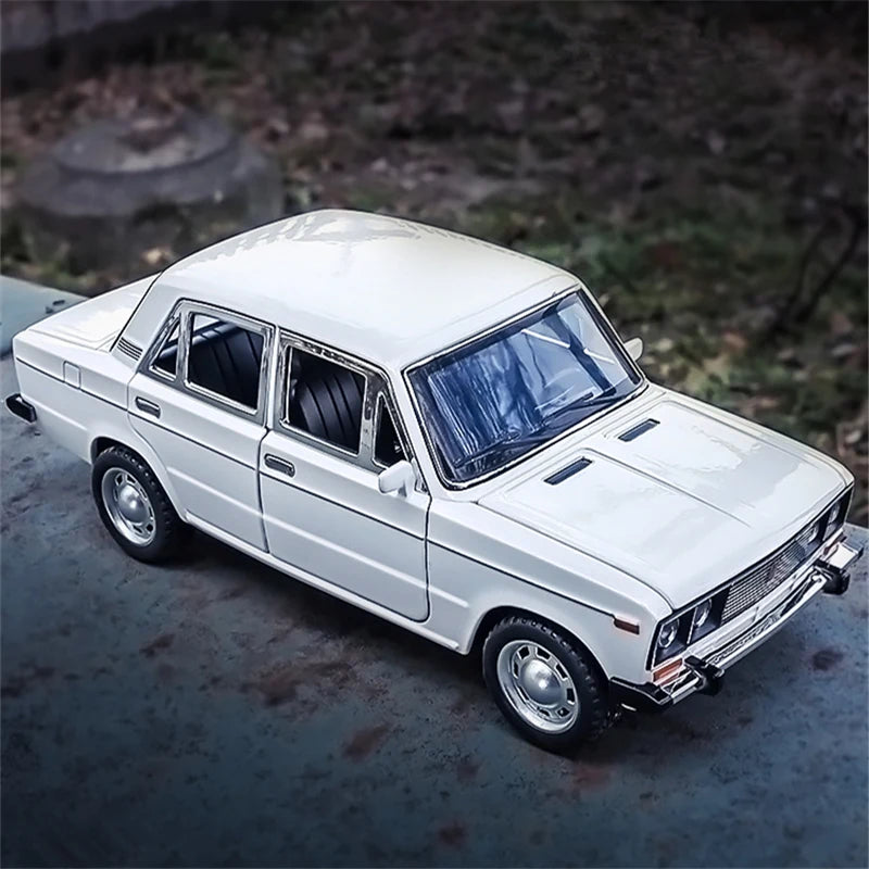1/24 LADA 2106 Classic Car Alloy Car Model Diecast Metal Toy Police Vehicles Car Model High Simulation Collection Childrens Gift - IHavePaws