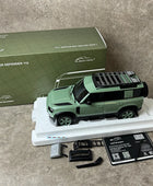 Almost Real AR 1/18 Land Rover Defender 90 (110) 2023 75th Anniversary Edition SUV Car model metal Static ornament 110 Green - IHavePaws