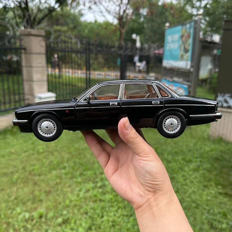 Almost Real AR 1/18 Jaguar XJ6 Daimler XJ40 car model Alloy Collection Display gifts for friends and relatives - IHavePaws