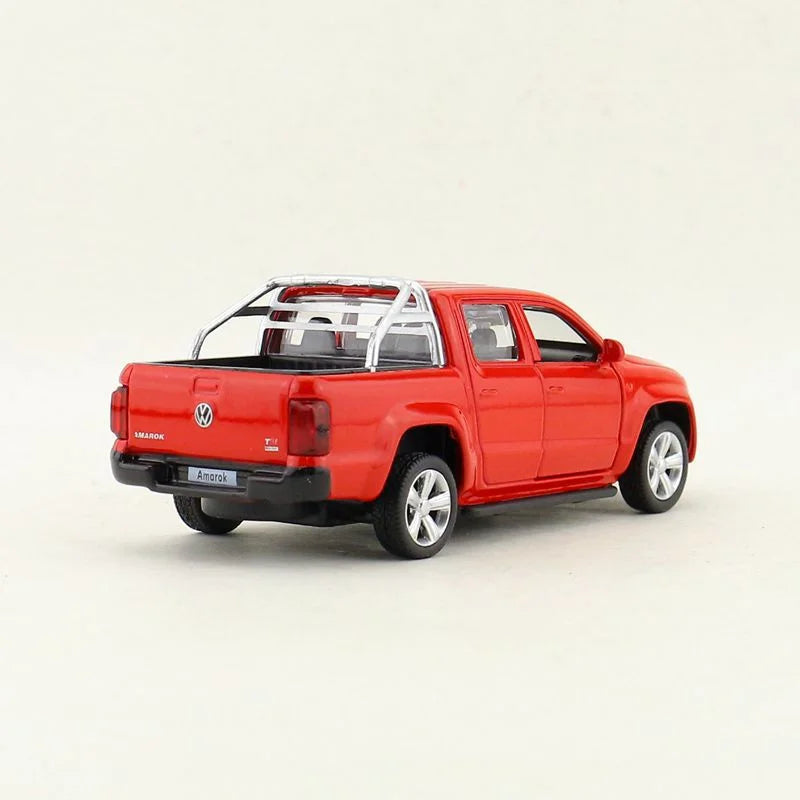 1:46 Volkswagen Amarok Alloy Pickup Car Model Diecast Metal Vehicles Car Model Miniature Scale High Simulation Children Toy Gift