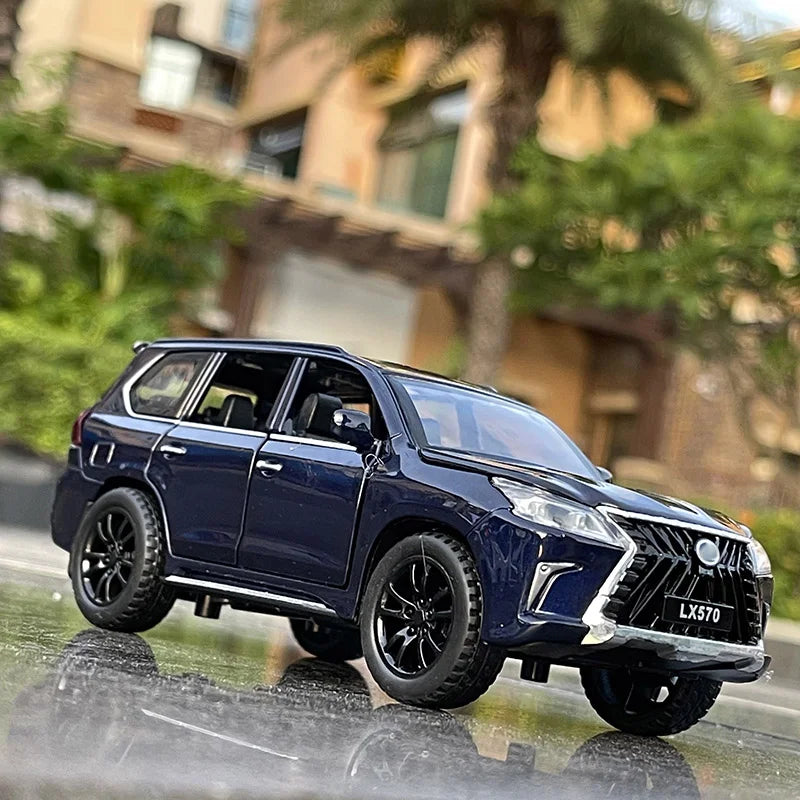 1/32 LX570 SUV Alloy Car Model Diecast Metal Toy Off-road Vehicles Car Model Sound and Light Simulation Collection Kids Toy Gift