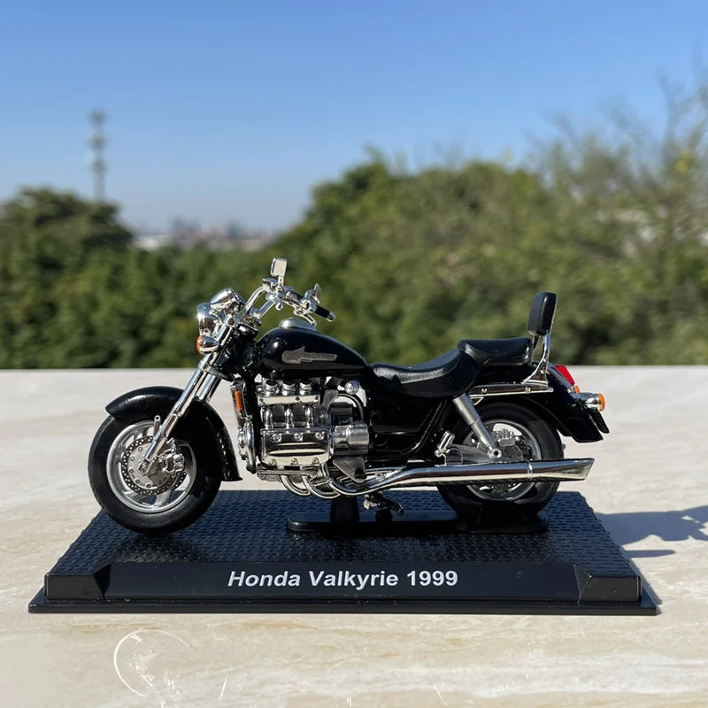 1:18 Valkyrie 1999 Alloy Sports Motorcycle Model Diecasts Metal Toy Track Racing Touring Motorcycle Model Simulation Kids Gifts