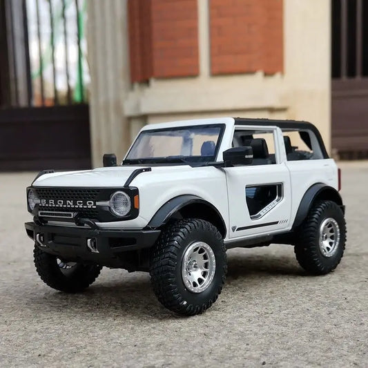1:24 Ford Bronco Lima Alloy Car Model Diecast Metal Toy Off-road Vehicles Car Model Simulation Sound Light Collection Kids Gifts - IHavePaws