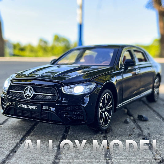 1:24 E-Class E300 L Alloy Car Model Diecasts Metal Toy Vehicles Car Model Simulation Sound and Light Collection Childrens Gifts