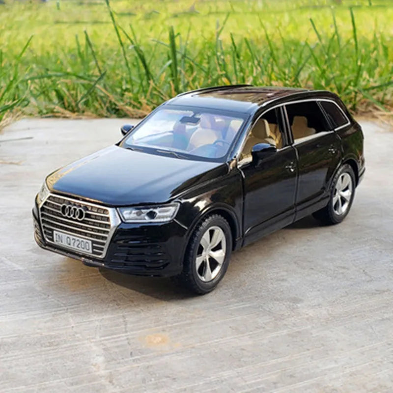 1/32 Audi Q7 SUV Alloy Car Model Diecast Metal Toy Vehicles Car Model High Simulation Sound and Light Collection Childrens Gifts Bright black - IHavePaws