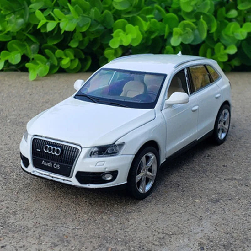 1/32 Audi Q5 SUV Alloy Car Model Diecasts Metal Toy Vehicles Car Model Simulation Sound and Light Collection Childrens Toys Gift White - IHavePaws