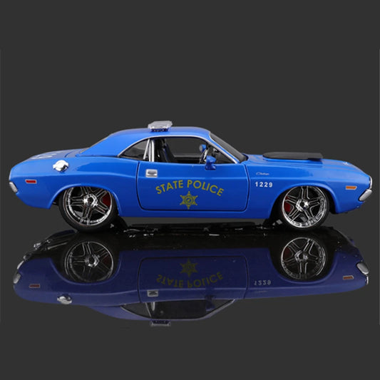 Maisto 1:24 1970 DODGE CHALLENGER R/T Alloy Car Model Diecasts Metal Sports Car Model Simulation Collection Childrens Toys Gift