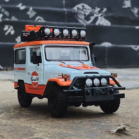 1:24 FJ CRUISER FJ40 Gulf Version Alloy Car Model Diecasts Metal Toy Off-road Vehicles Car Model Simulation Collection Kids Gift