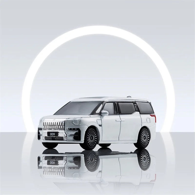 1:64 ZEEKR 009 MPV Alloy Car Model High Simulation Diecast Metal Miniature Scale Vehicles Car Model Collection Children Toy Gift White Original box - IHavePaws