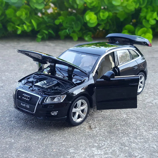 1/32 Audi Q5 SUV Alloy Car Model Diecasts Metal Toy Vehicles Car Model Simulation Sound and Light Collection Childrens Toys Gift - IHavePaws