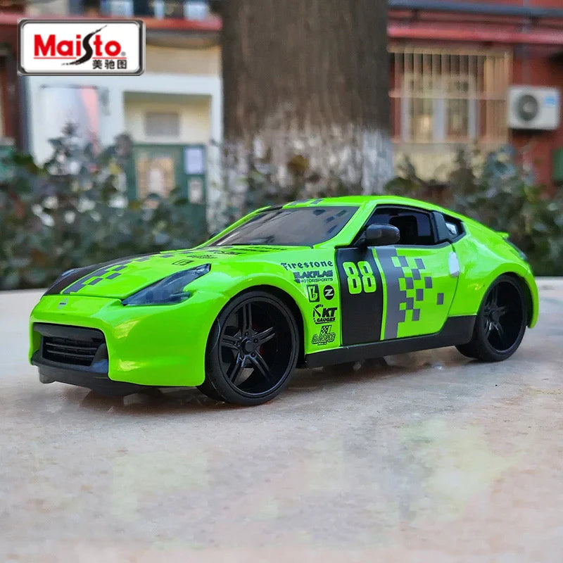 Maisto 1:24 2009 Nissan 370Z Alloy Sports Car Model Diecast Metal Racing Car Model High Simulation Collection Childrens Toy Gift - IHavePaws