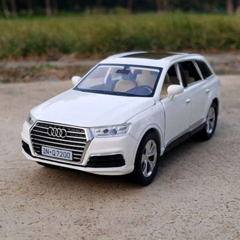 1/32 Audi Q7 SUV Alloy Car Model Diecast Metal Toy Vehicles Car Model High Simulation Sound and Light Collection Childrens Gifts White - IHavePaws