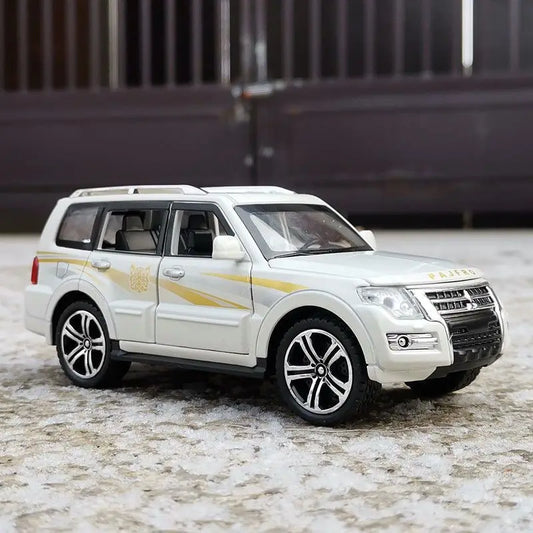 1:32 Mitsubishis PAJERO SUV Alloy Car Model Diecast Metal Toy Off-road Vehicles Car Model High Simulation Sound Light Kids Gifts - IHavePaws
