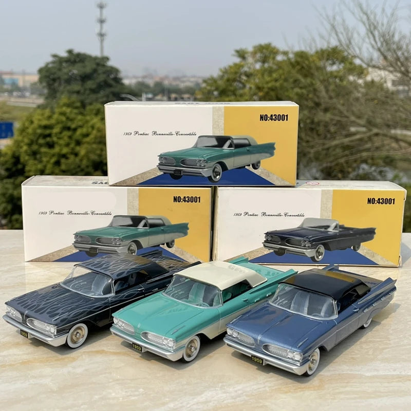 1/43 Alloy Classic Old Car Model Diecasts Metal Retro Vintage Car Vehicles Model Collection High Simulation Childrens Toys Gifts