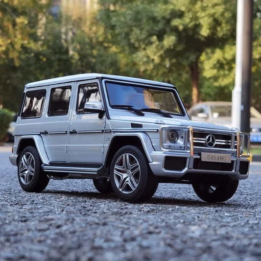 Almost Real AR 1:18 2015 for Mercedes-Benz G63 AMG (W463) SUV car model off-road vehicle collection display gift 820601-Silver - IHavePaws